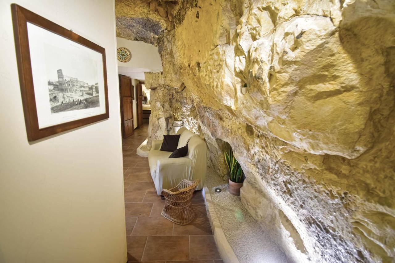 Domum In Petra Casa Nella Roccia Self Check - In Vila Modica Exterior foto