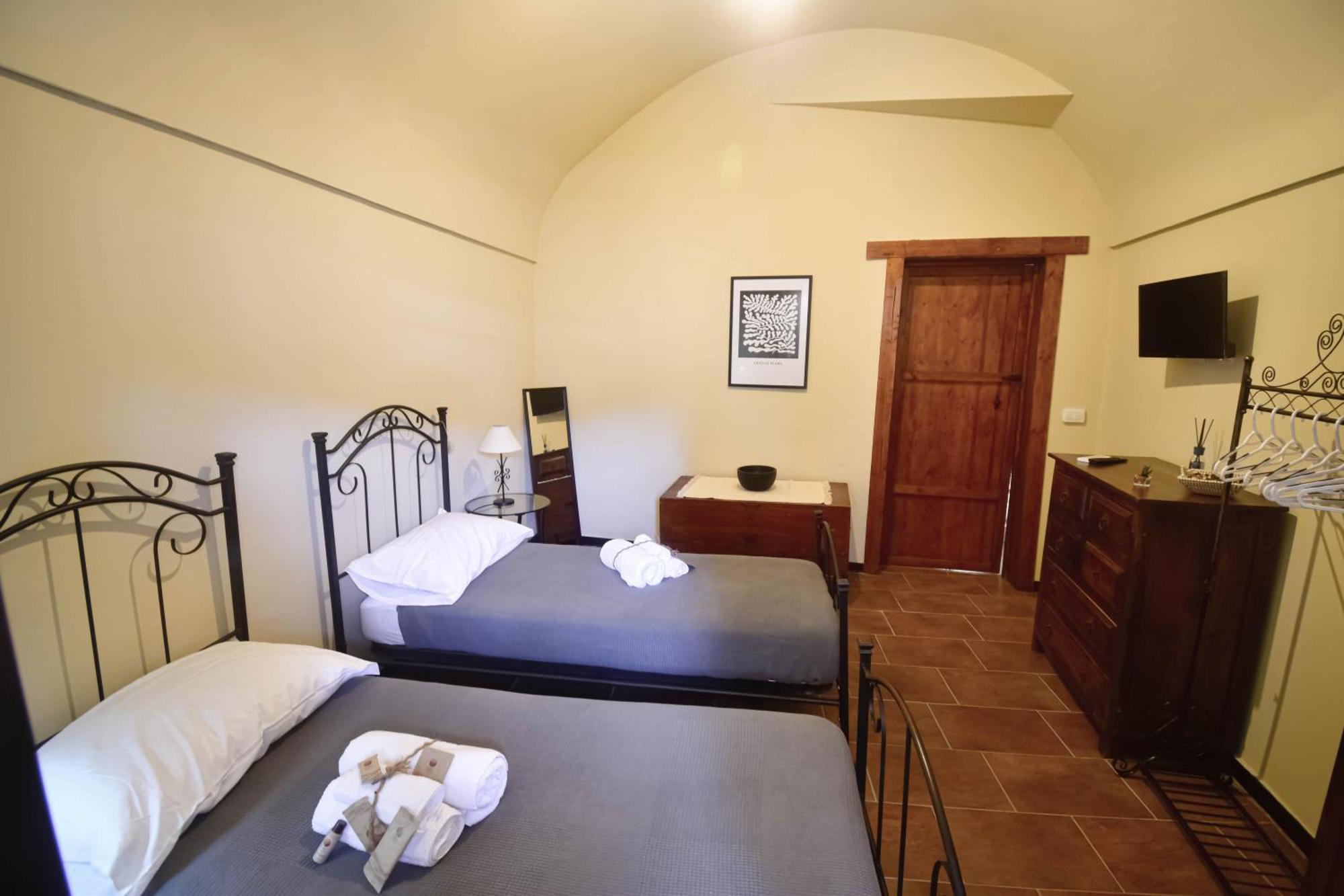Domum In Petra Casa Nella Roccia Self Check - In Vila Modica Exterior foto